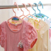 Hot selling plastic children hanger cheap clothes or coat hanger